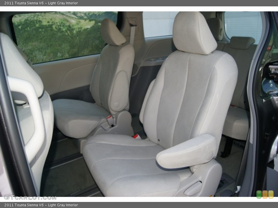 Light Gray Interior Photo for the 2011 Toyota Sienna V6 #52445131