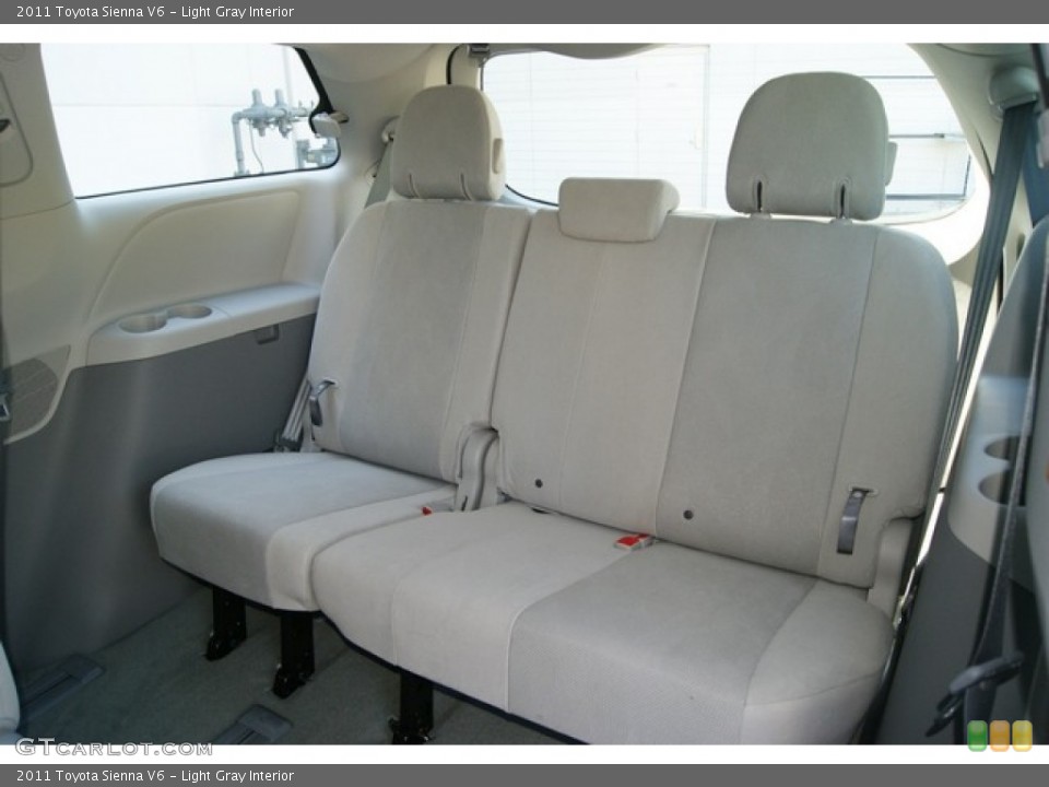 Light Gray Interior Photo for the 2011 Toyota Sienna V6 #52445146
