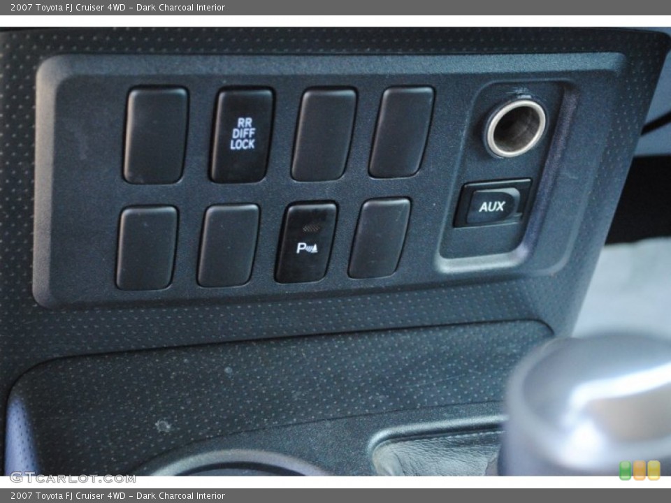 Dark Charcoal Interior Controls for the 2007 Toyota FJ Cruiser 4WD #52445761