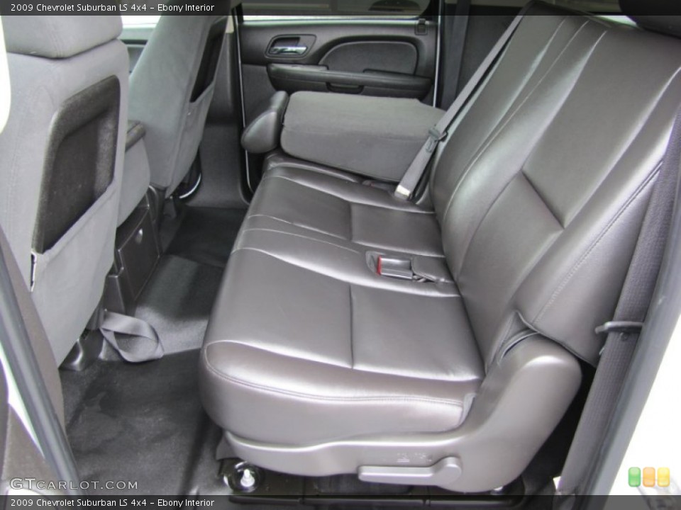 Ebony Interior Photo for the 2009 Chevrolet Suburban LS 4x4 #52449469