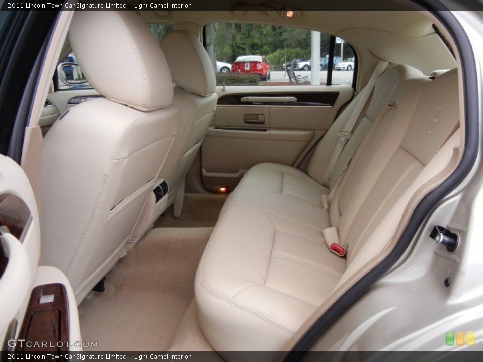 Light Camel Interior Photo for the 2011 Lincoln Town Car Signature Limited #52462016