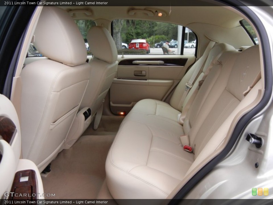Light Camel Interior Photo for the 2011 Lincoln Town Car Signature Limited #52462199