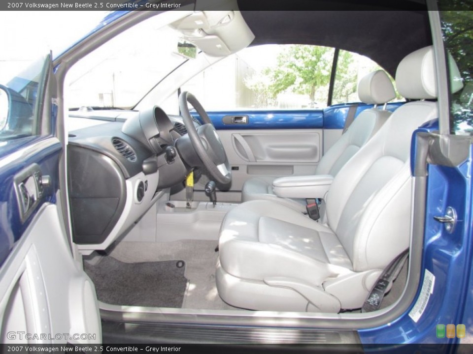 Grey Interior Photo for the 2007 Volkswagen New Beetle 2.5 Convertible #52462790