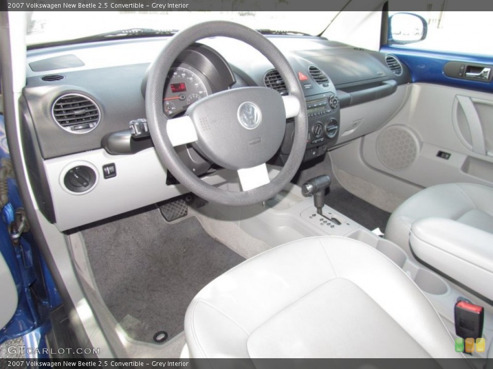 Grey Interior Photo for the 2007 Volkswagen New Beetle 2.5 Convertible #52462847