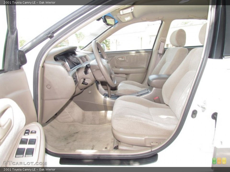 Oak Interior Photo for the 2001 Toyota Camry LE #52463081