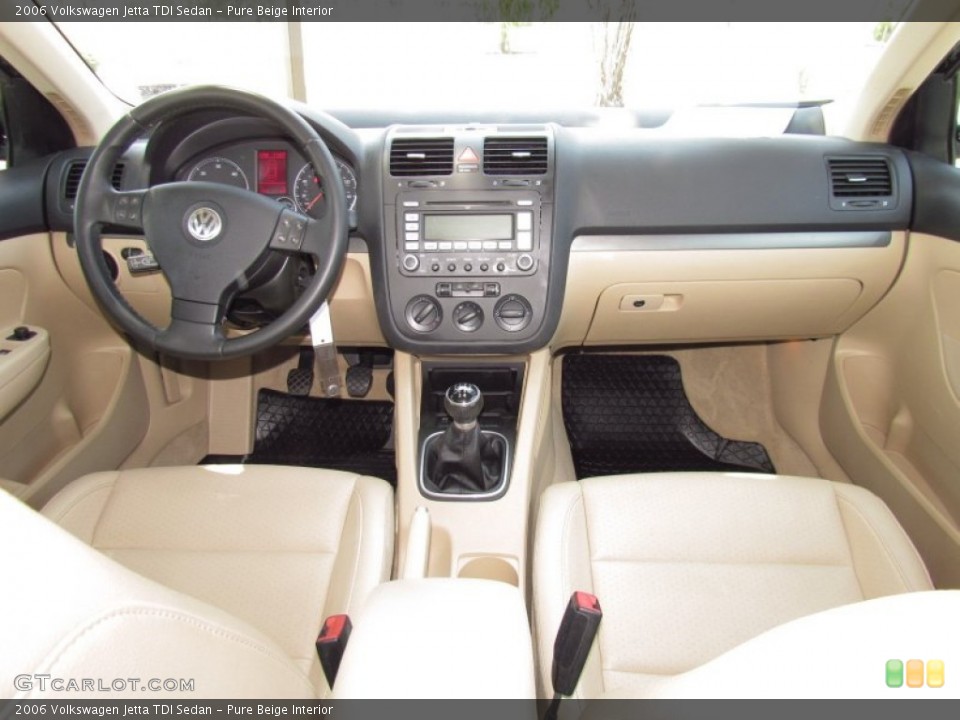 Pure Beige Interior Photo for the 2006 Volkswagen Jetta TDI Sedan #52465100