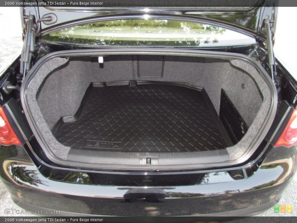 Pure Beige Interior Trunk for the 2006 Volkswagen Jetta TDI Sedan #52465190