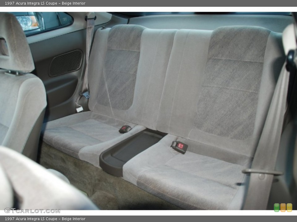 Beige Interior Photo for the 1997 Acura Integra LS Coupe #52467581