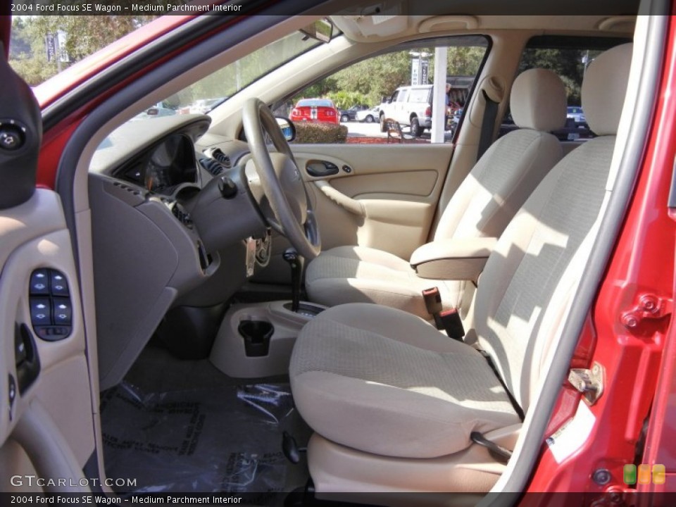 Medium Parchment Interior Photo for the 2004 Ford Focus SE Wagon #52467722