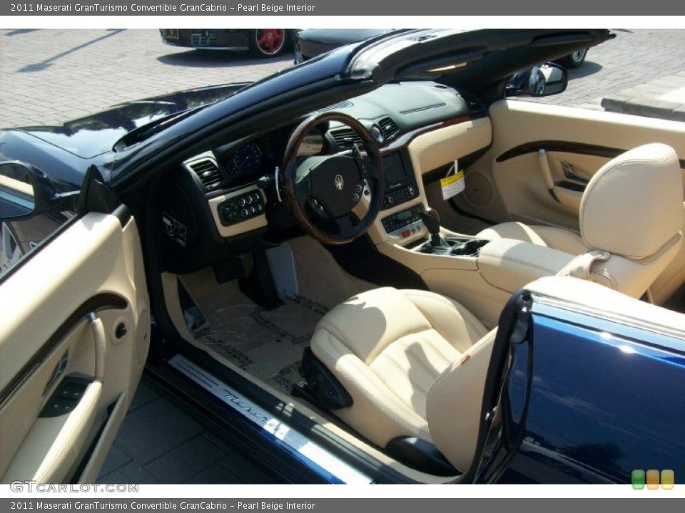Pearl Beige Interior Photo for the 2011 Maserati GranTurismo Convertible GranCabrio #52467776