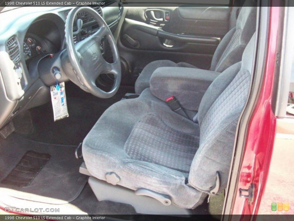 Graphite Interior Photo for the 1998 Chevrolet S10 LS Extended Cab #52480715