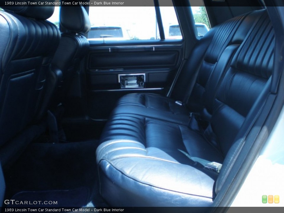 Dark Blue Interior Photo for the 1989 Lincoln Town Car  #52482263