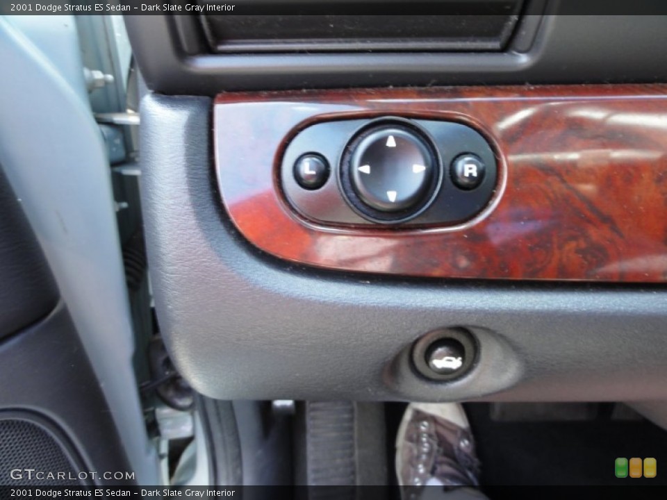 Dark Slate Gray Interior Controls for the 2001 Dodge Stratus ES Sedan #52491341