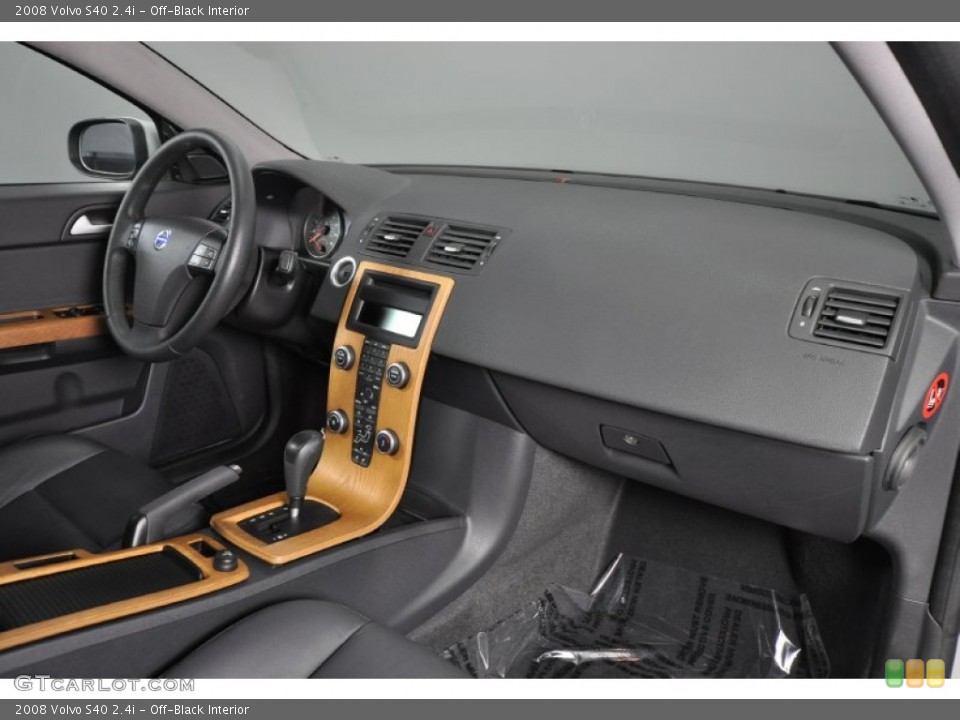 Off-Black Interior Photo for the 2008 Volvo S40 2.4i #52498940