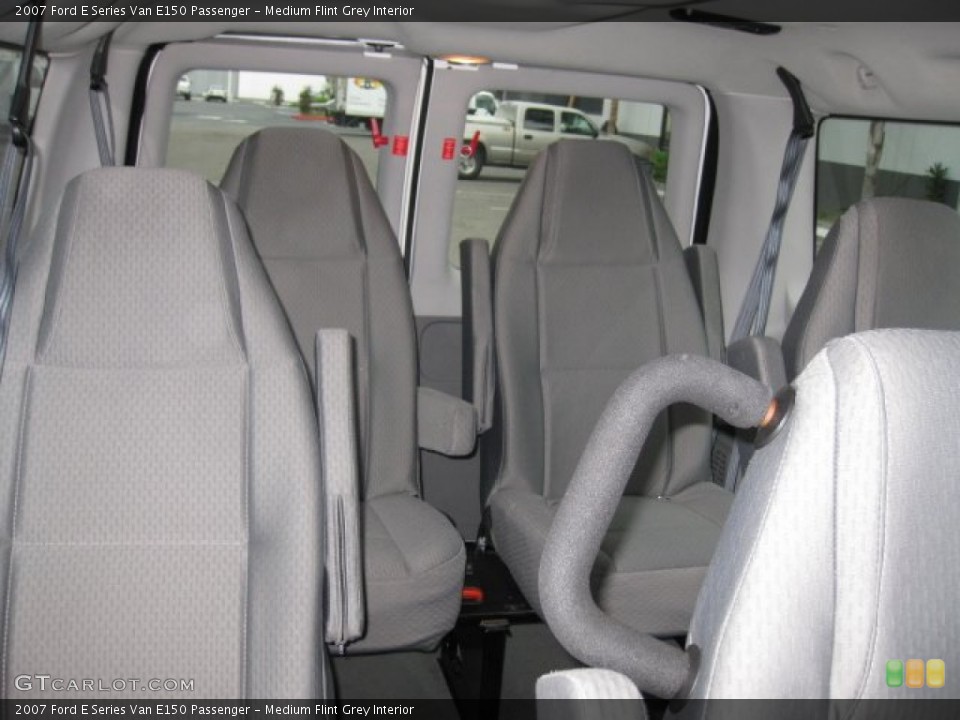Medium Flint Grey Interior Photo for the 2007 Ford E Series Van E150 Passenger #52506978