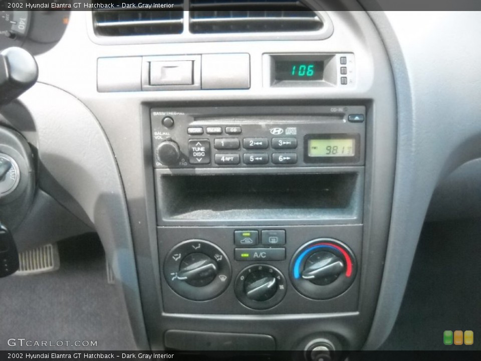 Dark Gray Interior Controls for the 2002 Hyundai Elantra GT Hatchback #52517649
