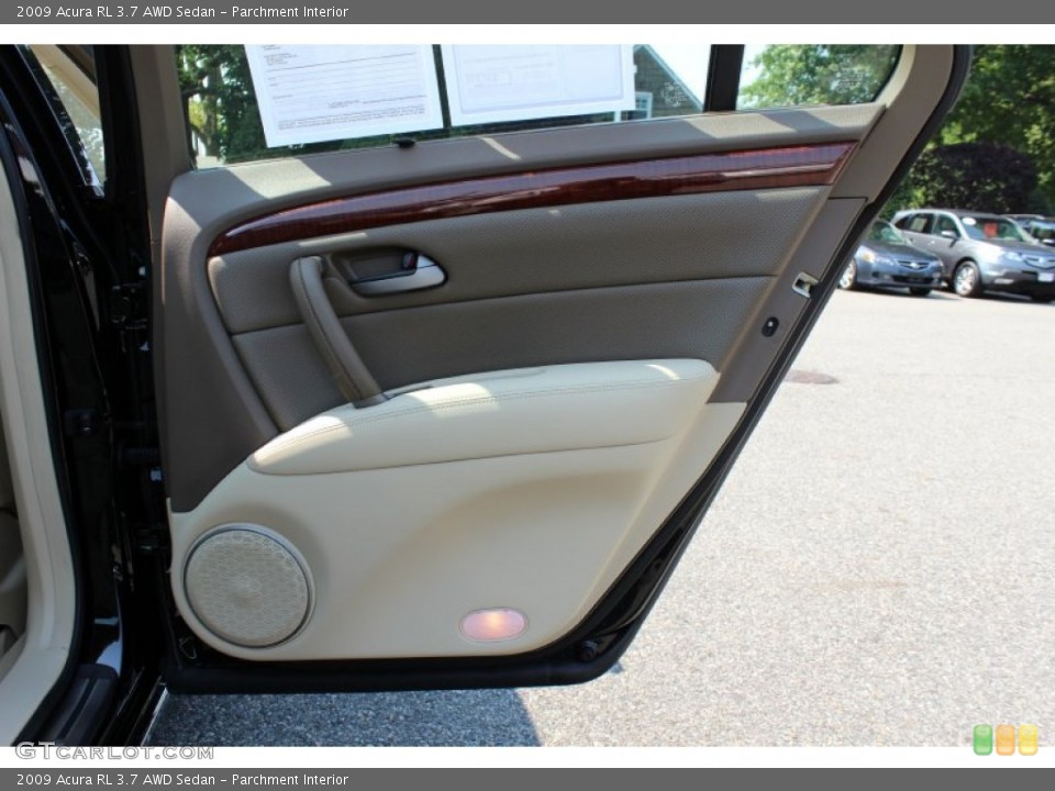 Parchment Interior Door Panel for the 2009 Acura RL 3.7 AWD Sedan #52518114