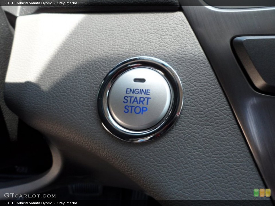 Gray Interior Controls for the 2011 Hyundai Sonata Hybrid #52522875