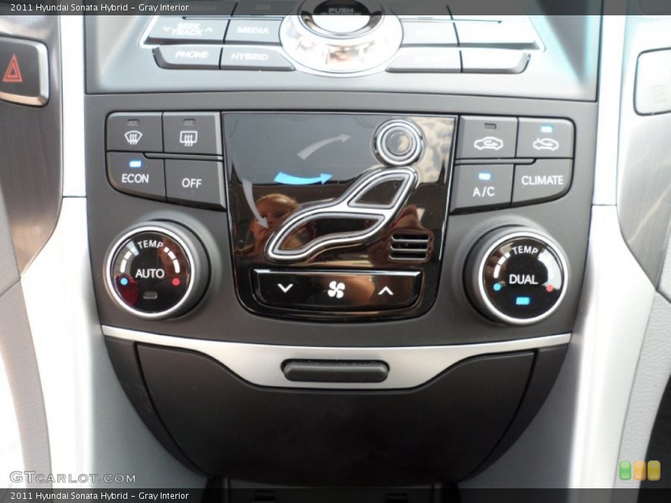 Gray Interior Controls for the 2011 Hyundai Sonata Hybrid #52523457