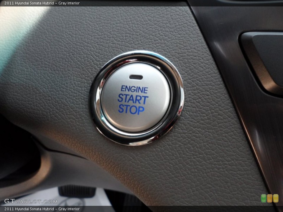 Gray Interior Controls for the 2011 Hyundai Sonata Hybrid #52523514
