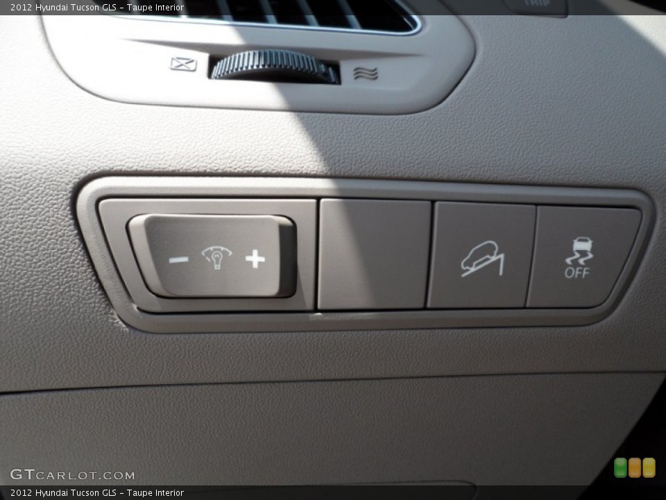 Taupe Interior Controls for the 2012 Hyundai Tucson GLS #52532130