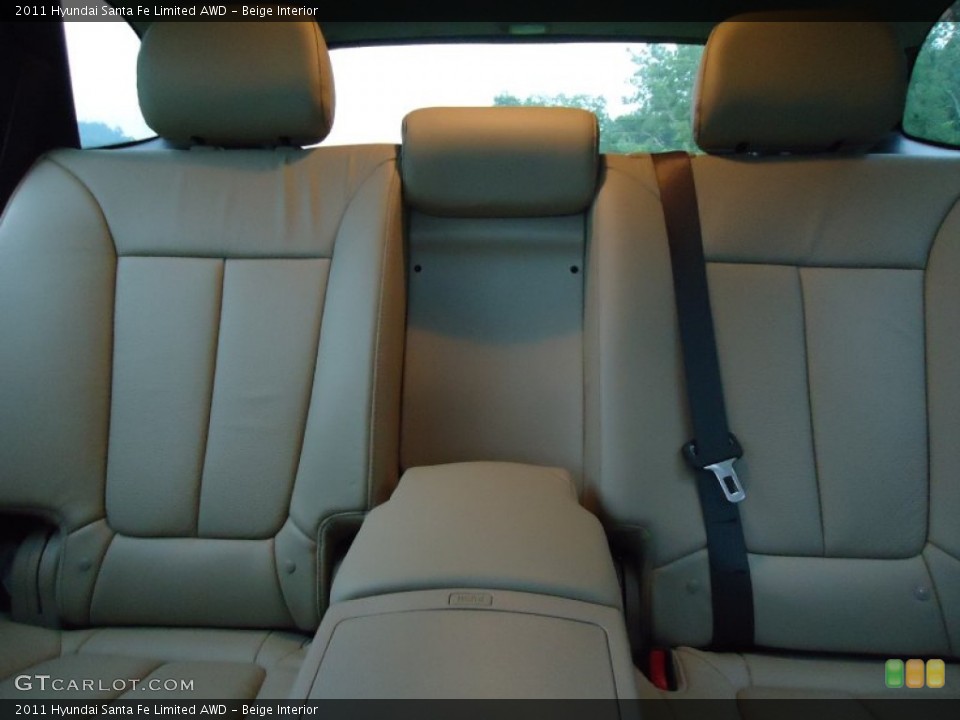 Beige Interior Photo for the 2011 Hyundai Santa Fe Limited AWD #52544964