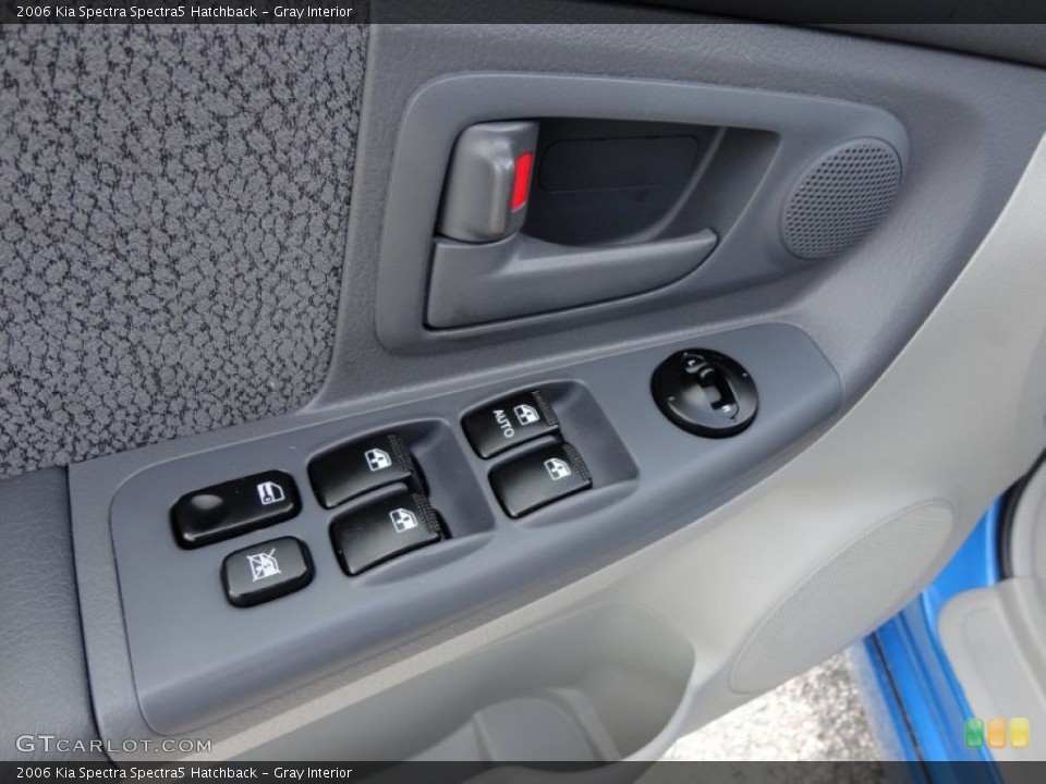 Gray Interior Controls for the 2006 Kia Spectra Spectra5 Hatchback #52546401