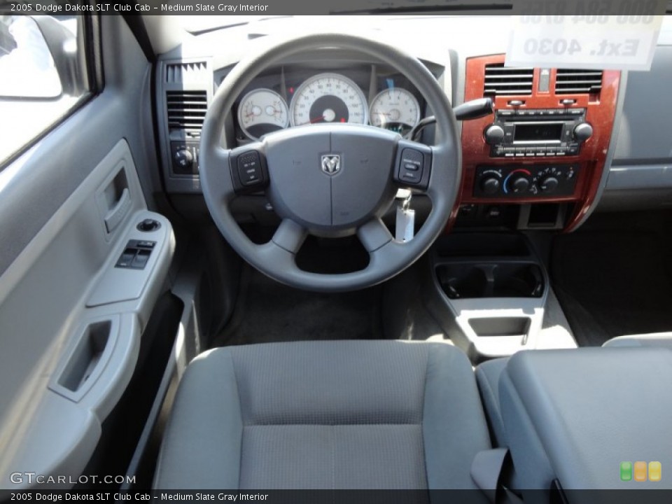 Medium Slate Gray Interior Dashboard for the 2005 Dodge Dakota SLT Club Cab #52548566