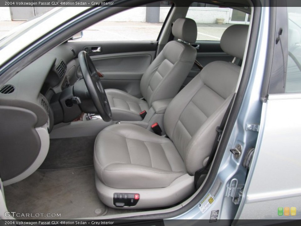 Grey Interior Photo for the 2004 Volkswagen Passat GLX 4Motion Sedan #52553552