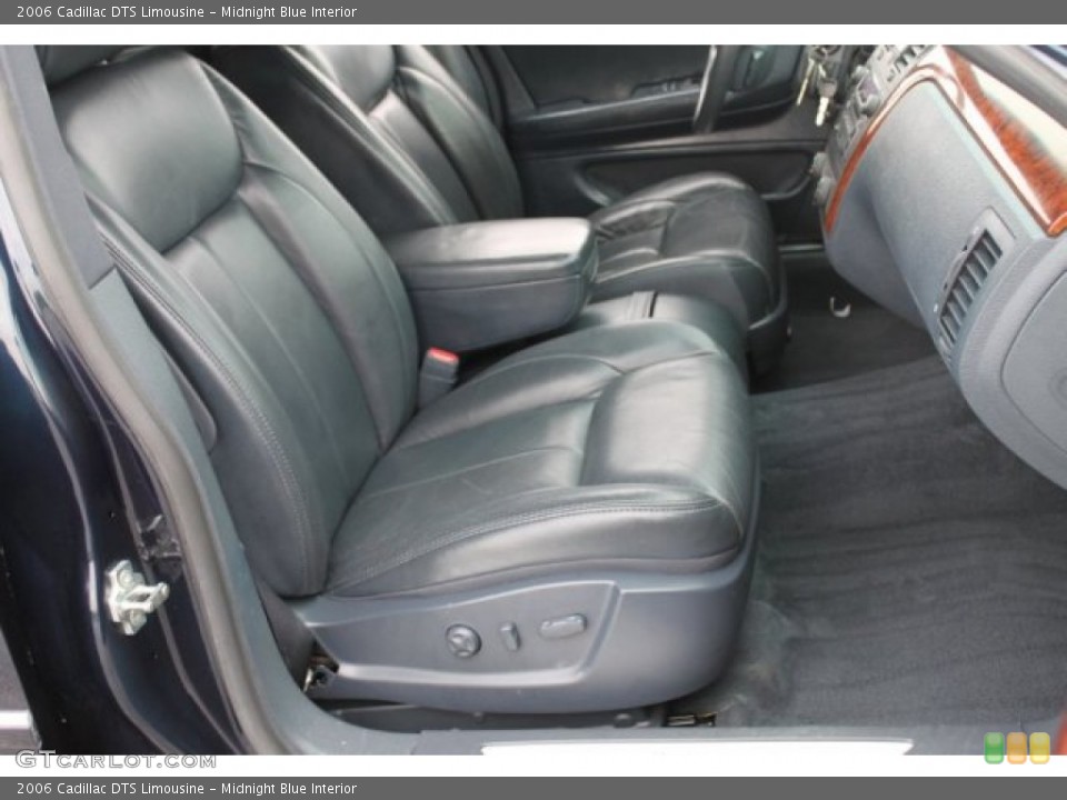 Midnight Blue Interior Photo for the 2006 Cadillac DTS Limousine #52554641