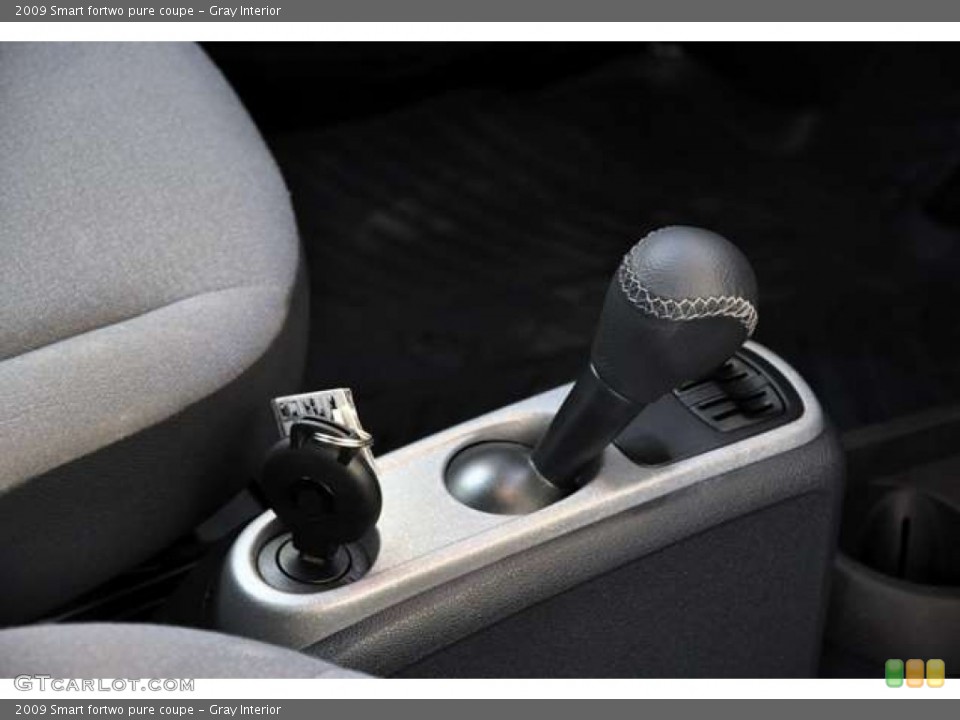 Gray Interior Transmission for the 2009 Smart fortwo pure coupe #52571419