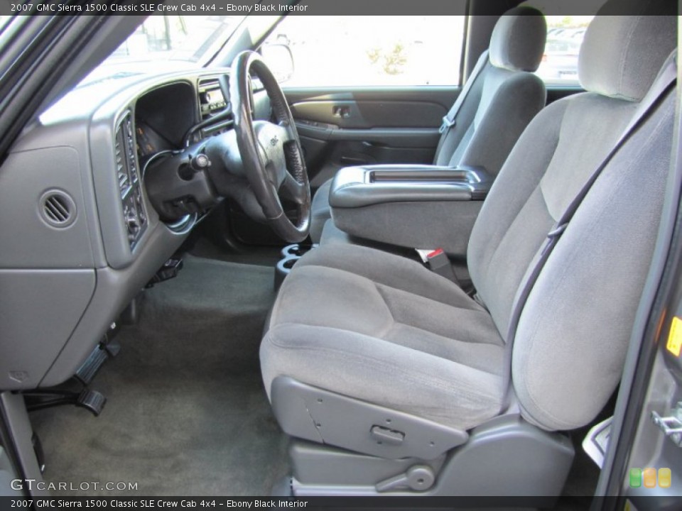 Ebony Black Interior Photo for the 2007 GMC Sierra 1500 Classic SLE Crew Cab 4x4 #52579700