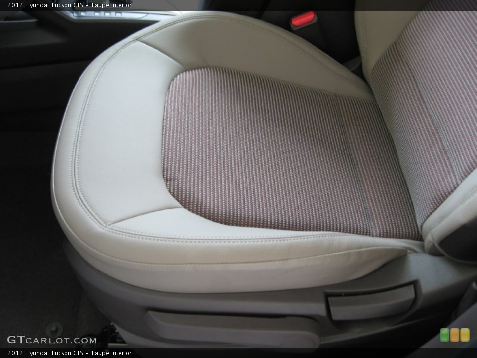 Taupe Interior Photo for the 2012 Hyundai Tucson GLS #52583393