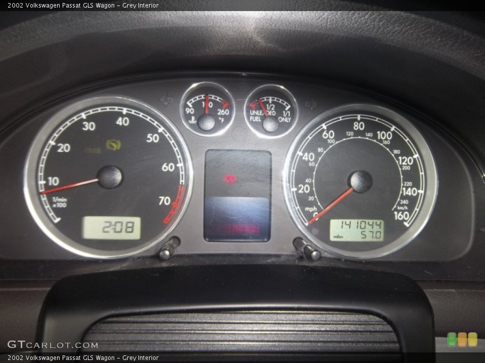 Grey Interior Gauges for the 2002 Volkswagen Passat GLS Wagon #52587089