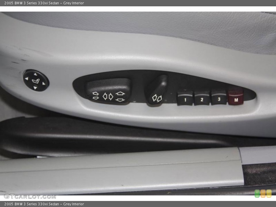 Grey Interior Controls for the 2005 BMW 3 Series 330xi Sedan #52589801