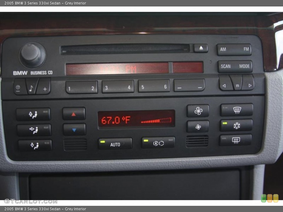 Grey Interior Controls for the 2005 BMW 3 Series 330xi Sedan #52589837