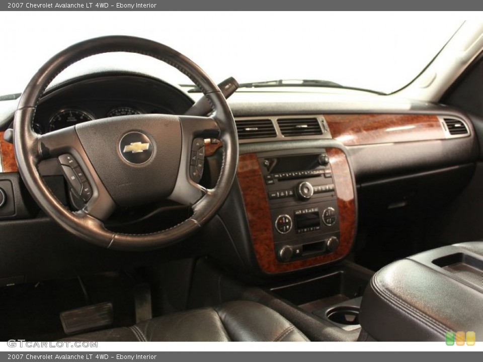 Ebony Interior Dashboard for the 2007 Chevrolet Avalanche LT 4WD #52602164