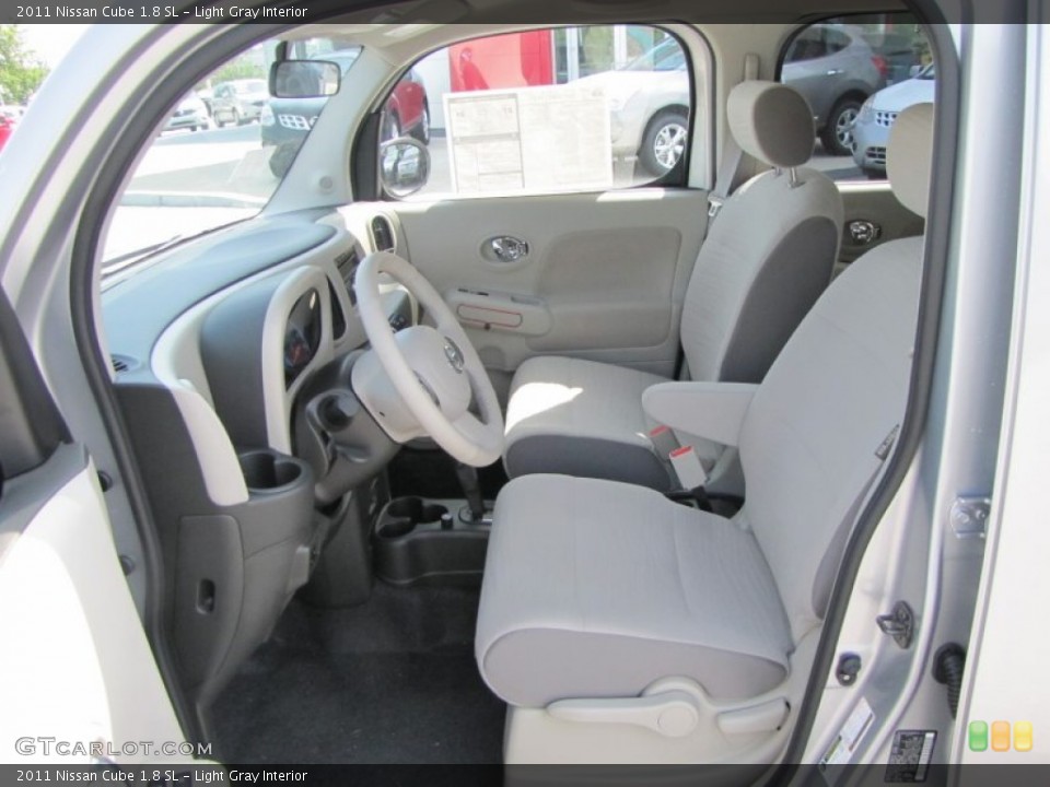 Light Gray Interior Photo for the 2011 Nissan Cube 1.8 SL #52606160