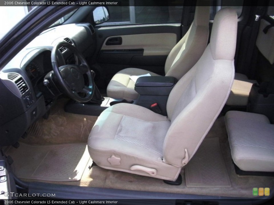 Light Cashmere Interior Photo for the 2006 Chevrolet Colorado LS Extended Cab #52611323