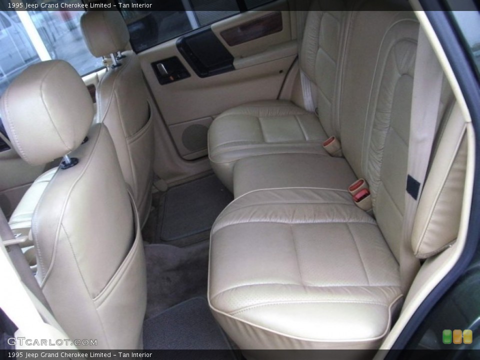 Tan Interior Photo for the 1995 Jeep Grand Cherokee Limited #52612964
