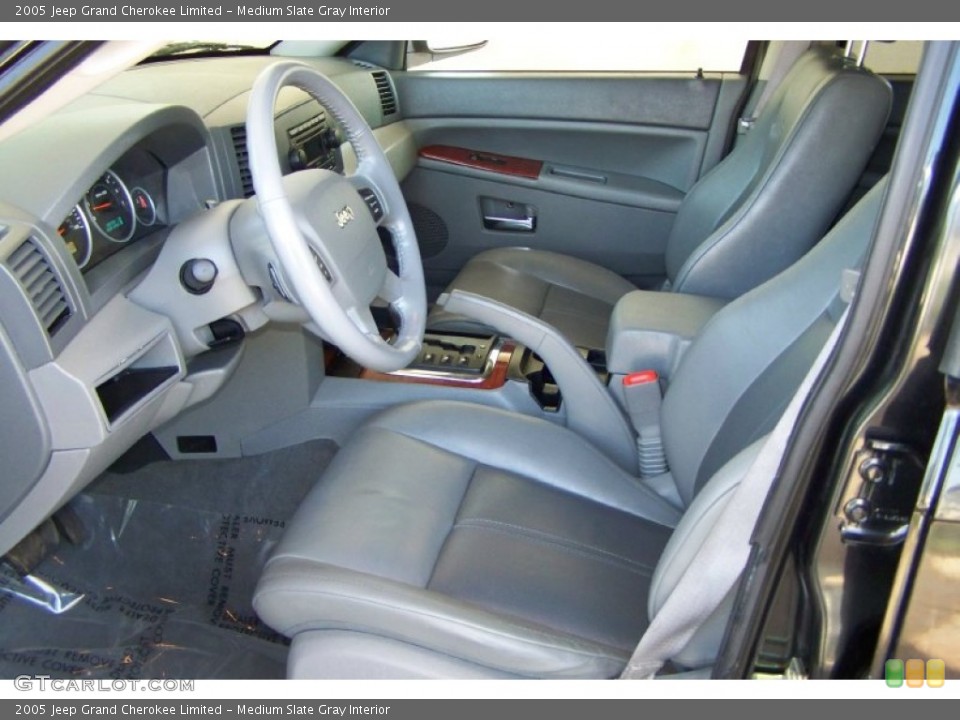 Medium Slate Gray Interior Photo for the 2005 Jeep Grand Cherokee Limited #52615094
