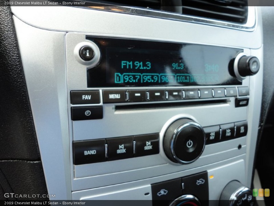 Ebony Interior Controls for the 2009 Chevrolet Malibu LT Sedan #52615826