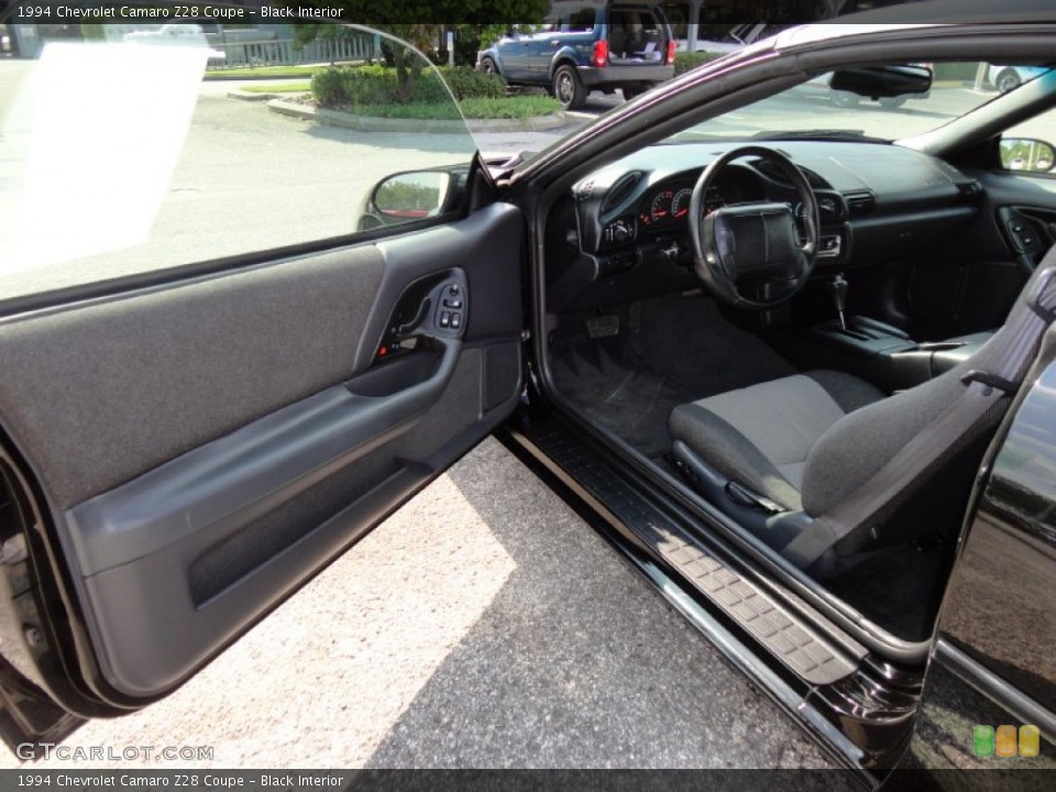 Black Interior Photo for the 1994 Chevrolet Camaro Z28 Coupe #52618796