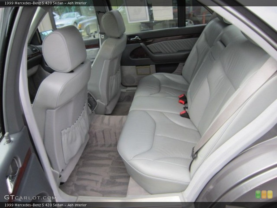 Ash Interior Photo for the 1999 Mercedes-Benz S 420 Sedan #52625567
