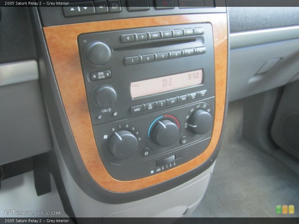 Grey Interior Controls for the 2005 Saturn Relay 2 #52632074