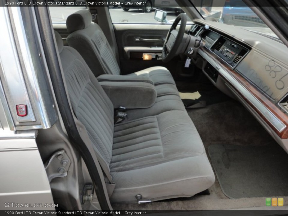 Grey Interior Photo for the 1990 Ford LTD Crown Victoria  #52632971
