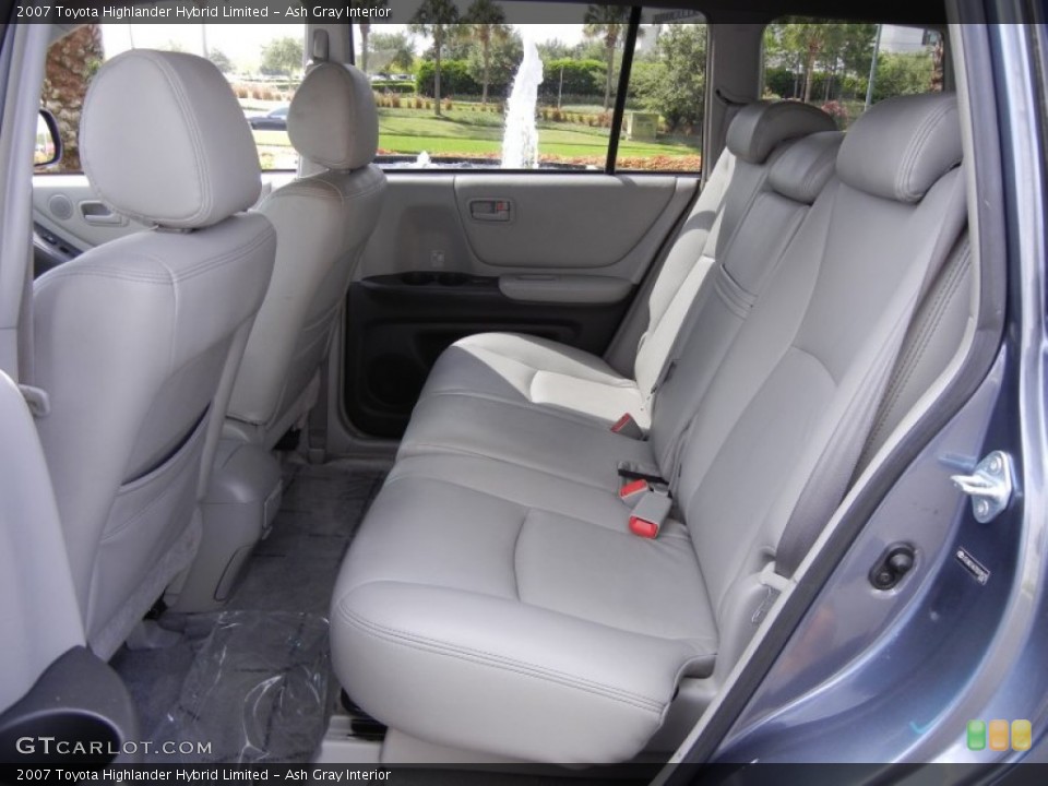 Ash Gray Interior Photo for the 2007 Toyota Highlander Hybrid Limited #52643039