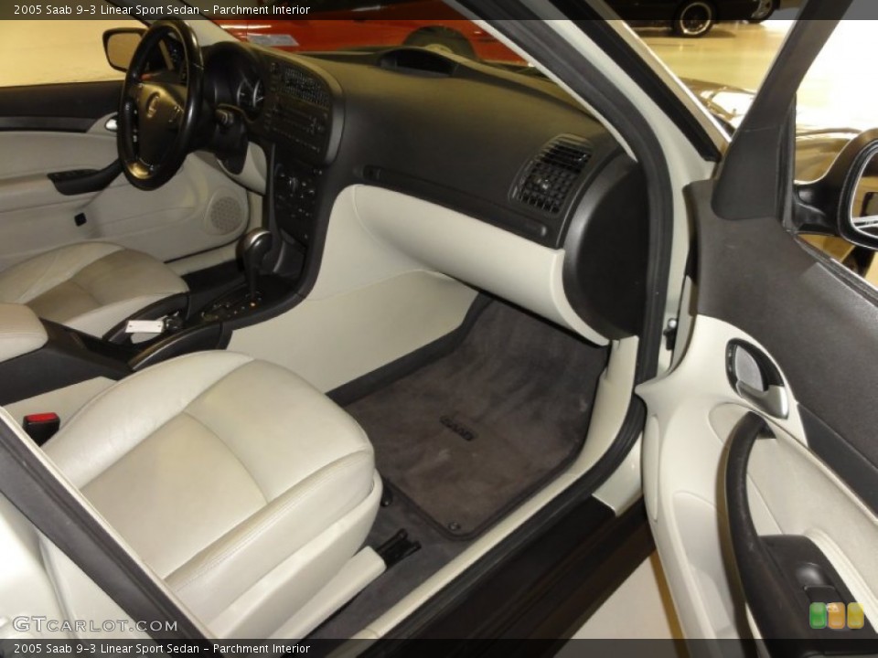 Parchment Interior Photo for the 2005 Saab 9-3 Linear Sport Sedan #52665484