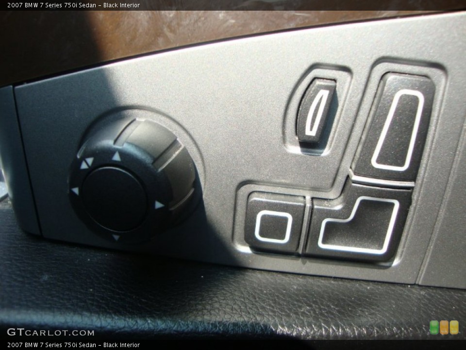 Black Interior Controls for the 2007 BMW 7 Series 750i Sedan #52668472