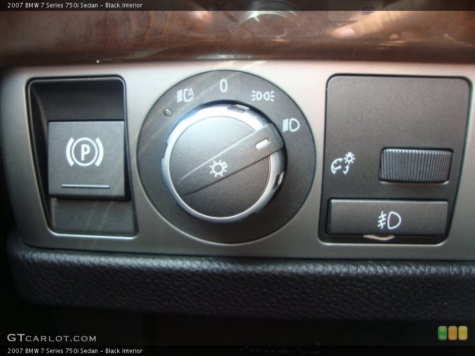 Black Interior Controls for the 2007 BMW 7 Series 750i Sedan #52668586